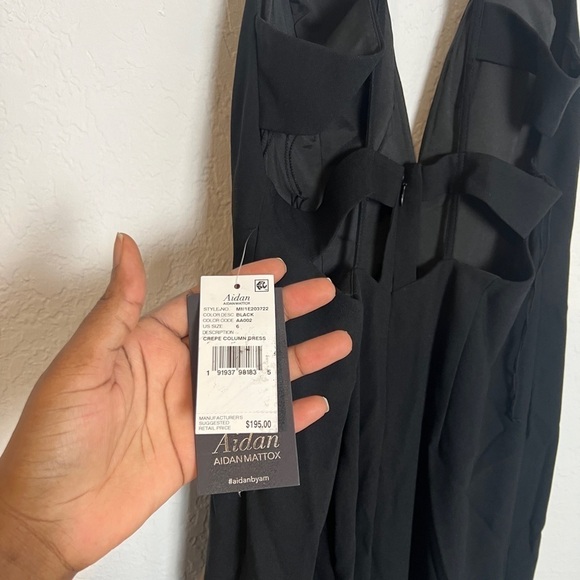 AIDAN MATTOX V-Neck Column Gown - Picture 5 of 8